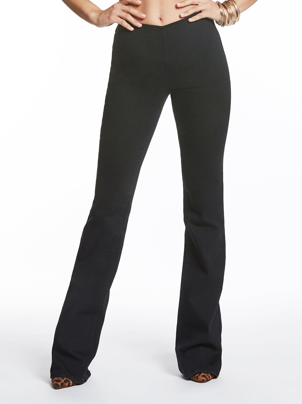 Jessica Simpson Women Pull On Flare in Black