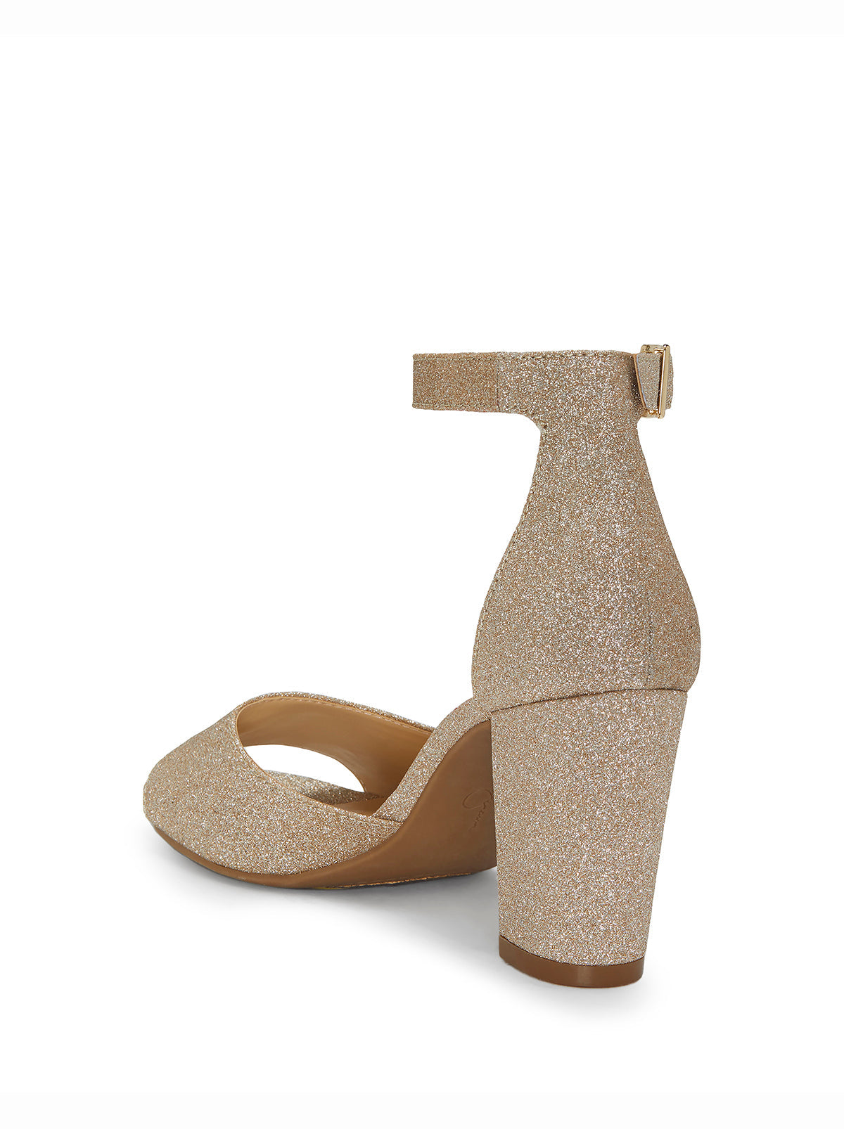 Jessica Simpson Women Sherron Sandal in Champagne