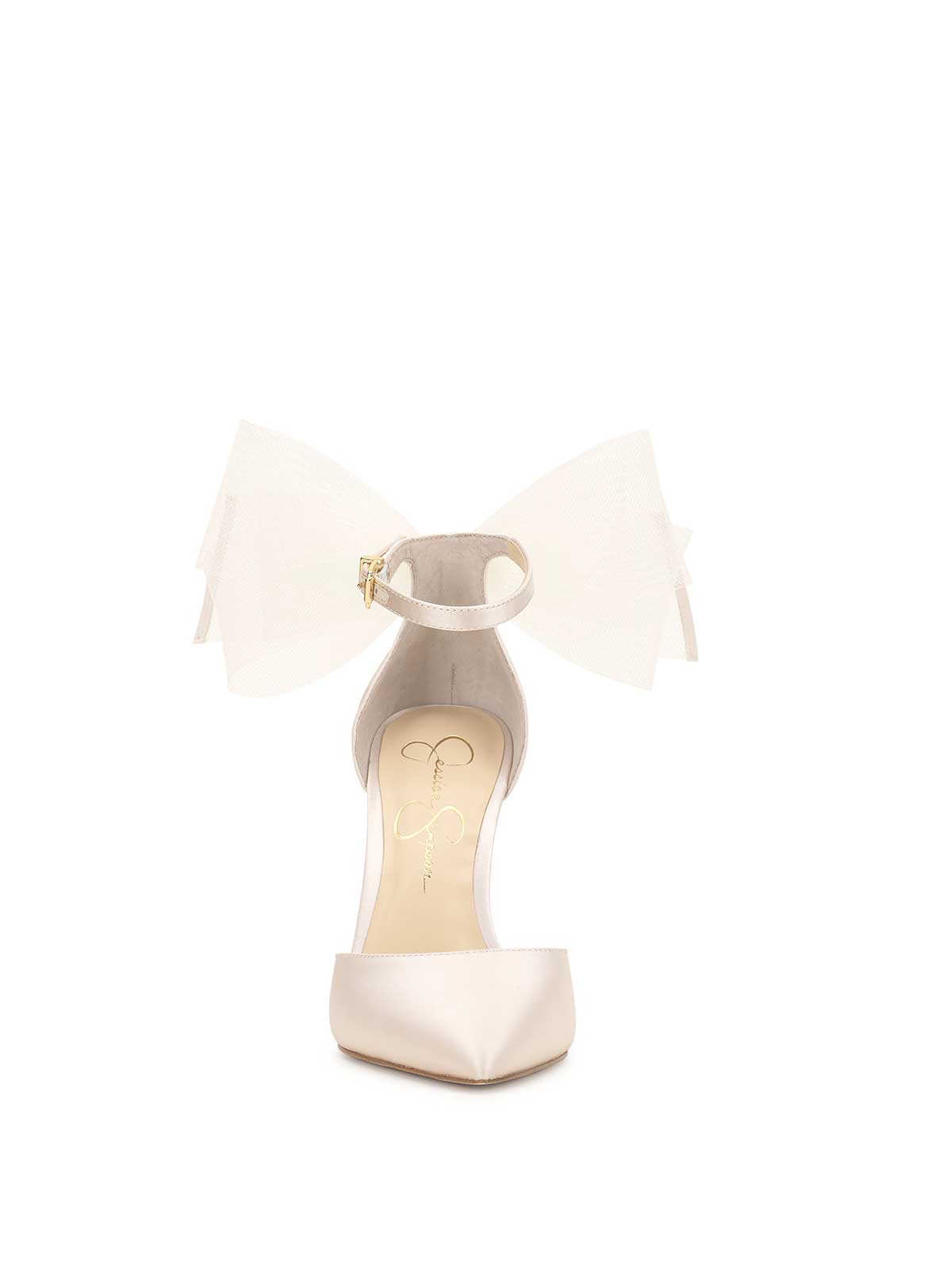Jessica Simpson Women Phindies Pump in Off White