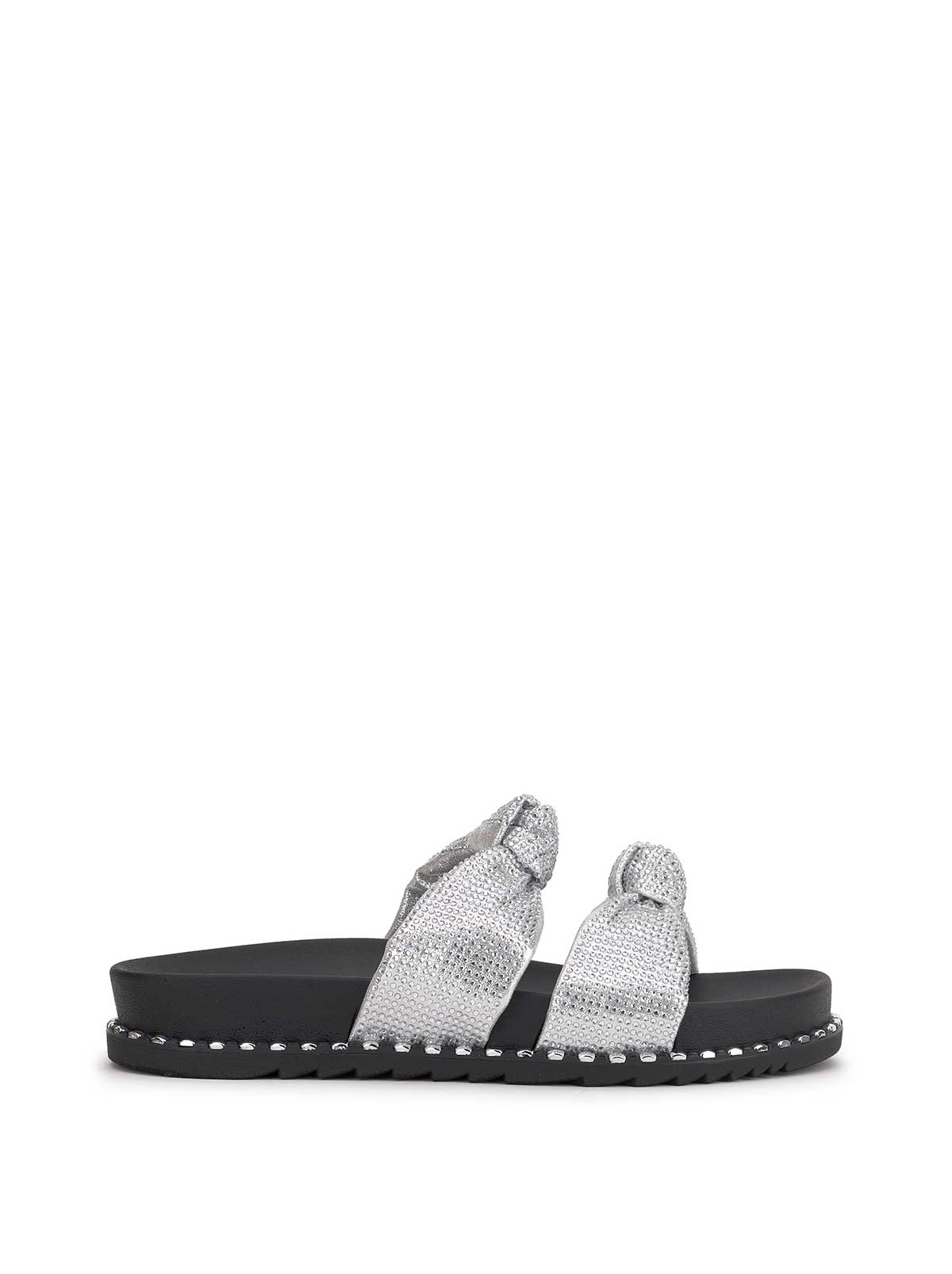 Jessica Simpson Women Caralyna Flat Sandal in Silver