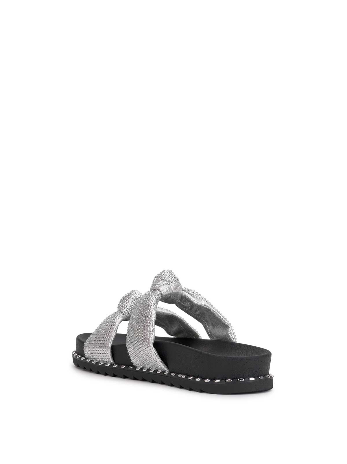 Jessica Simpson Women Caralyna Flat Sandal in Silver
