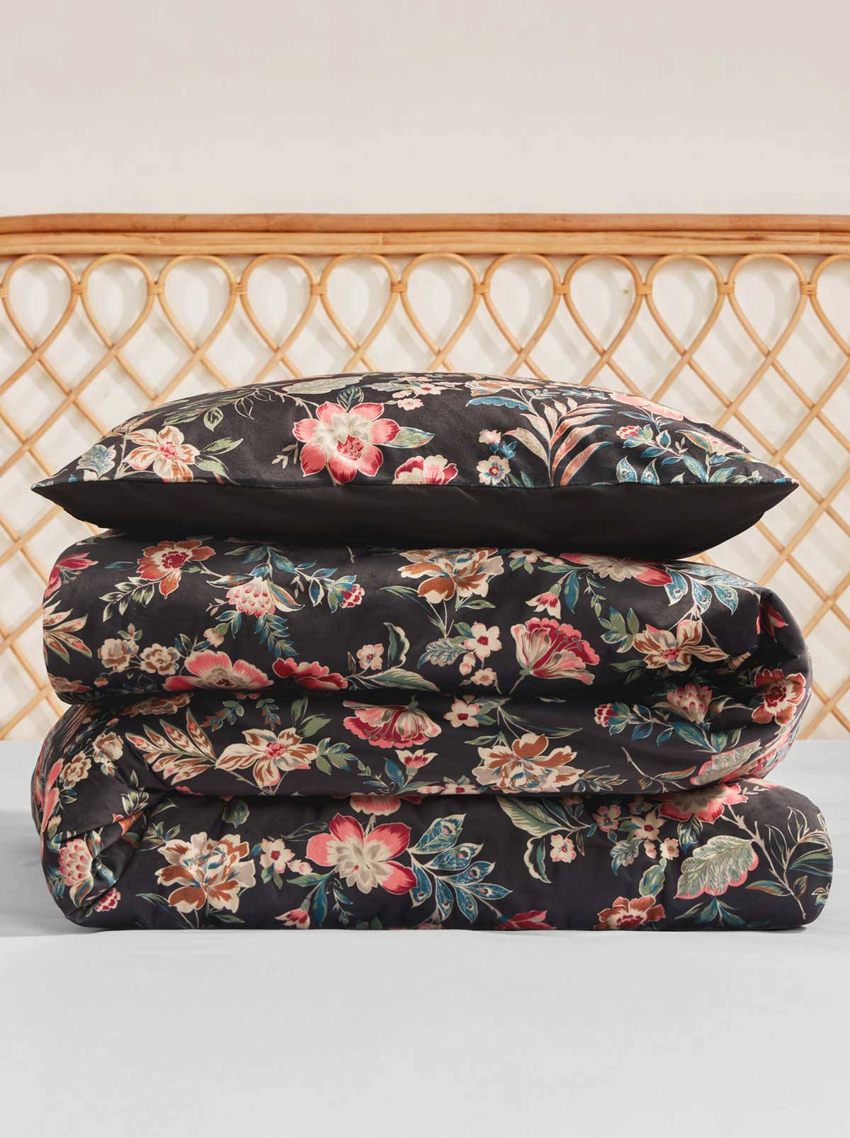 Jessica Simpson Home Arcadian Blooms Velvet Comforter Set
