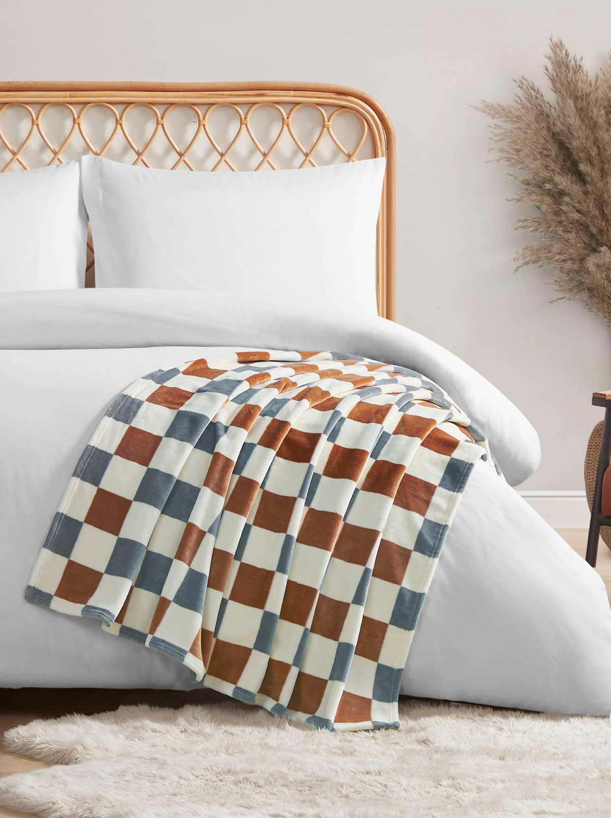 Jessica Simpson Home Emery Checkerbaord Plush Throw in Rust & Grey