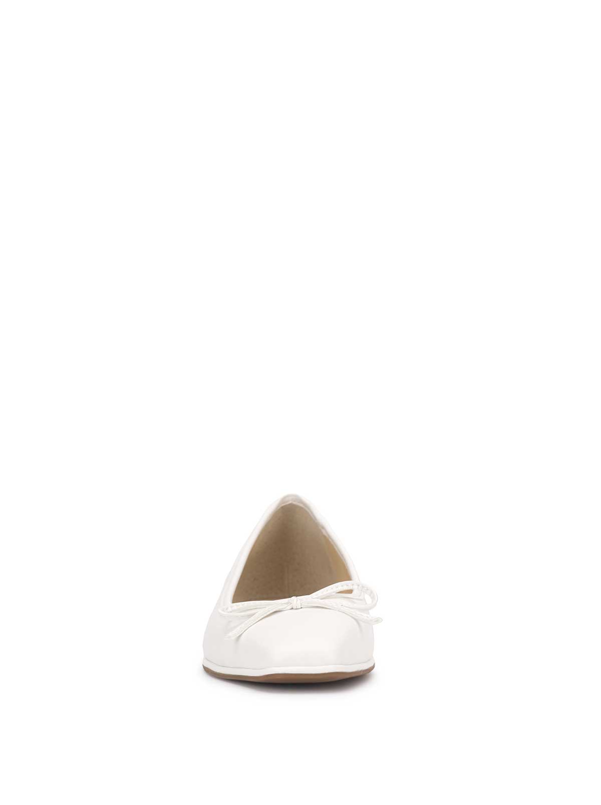 Jessica Simpson Women Vayrina Ballet Flat in Bright White