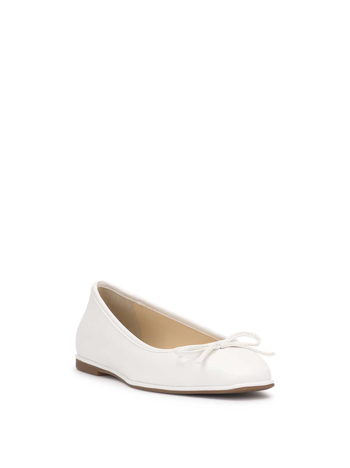 Jessica Simpson Women Vayrina Ballet Flat in Bright White
