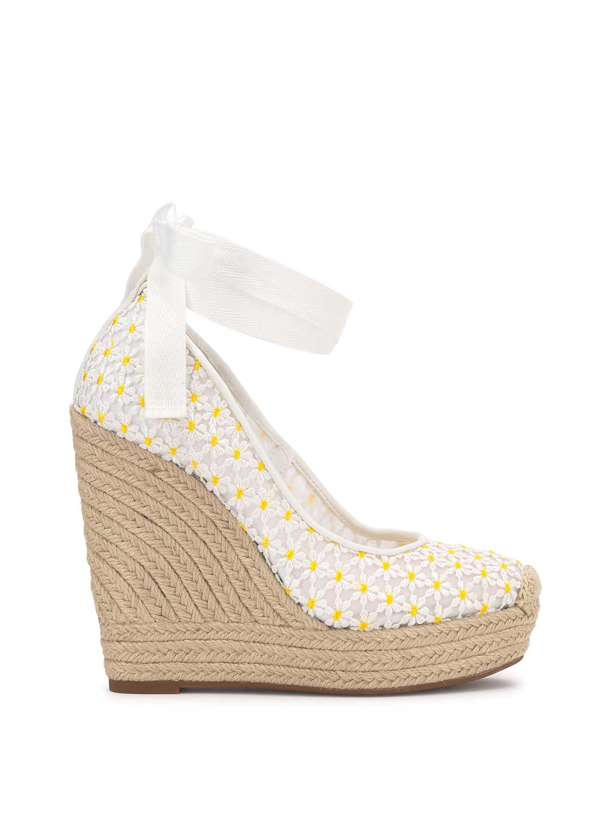 Jessica Simpson Women Zexie Platform Wedge in White Floral