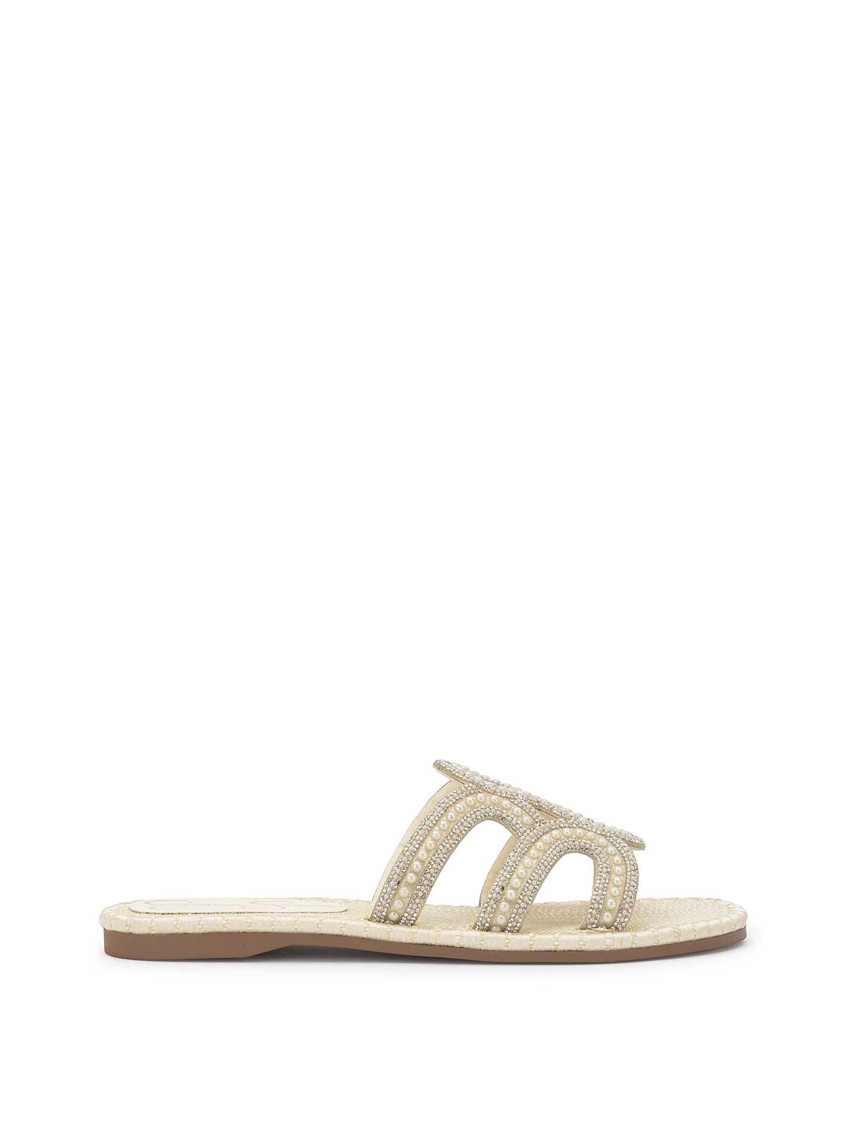 Jessica Simpson Women Bria Flat Sandal in Ivory