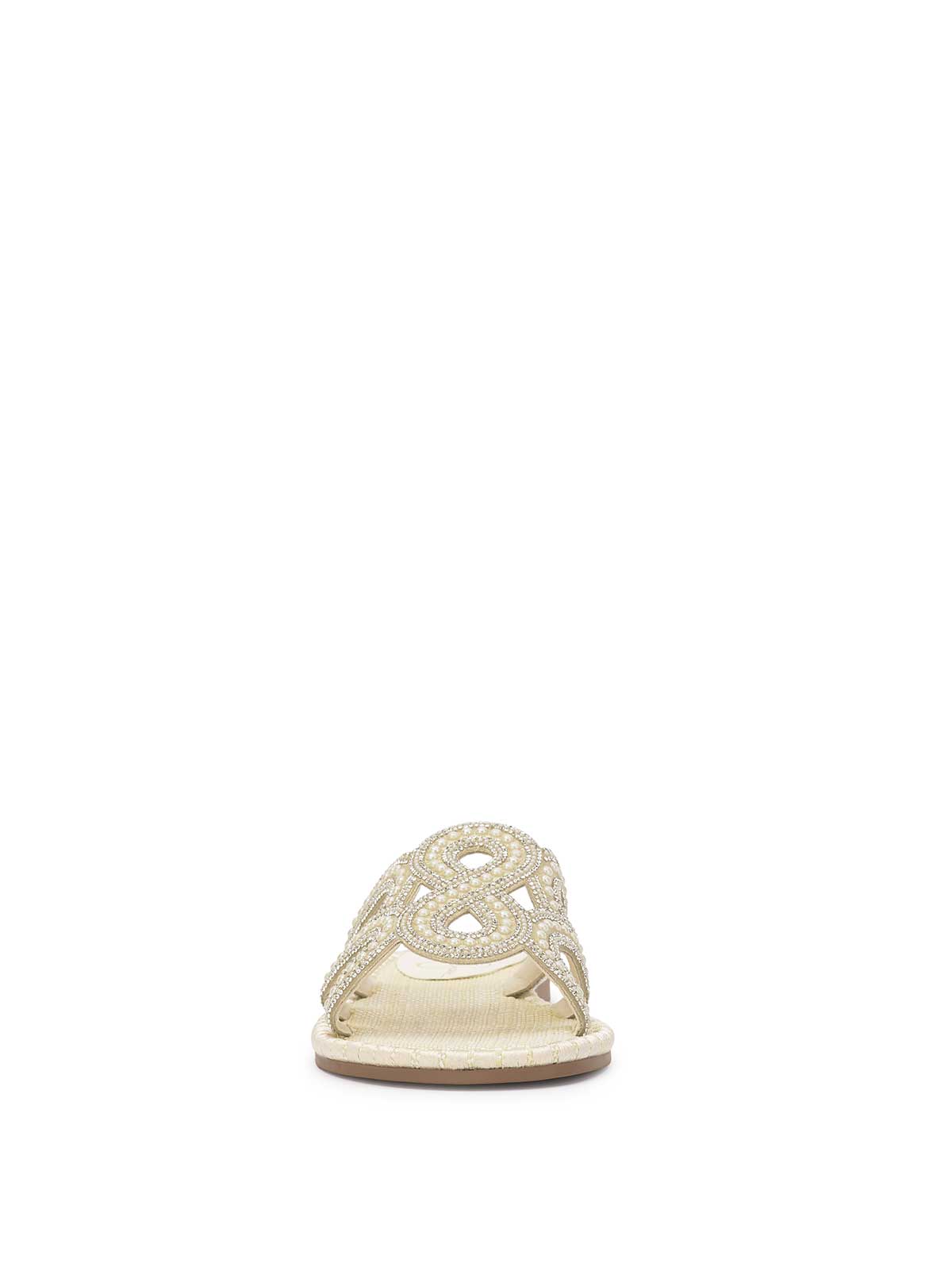 Jessica Simpson Women Bria Flat Sandal in Ivory
